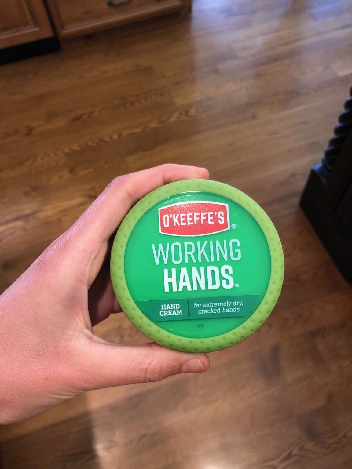 "O’keeffe’s working handكريم اليدين