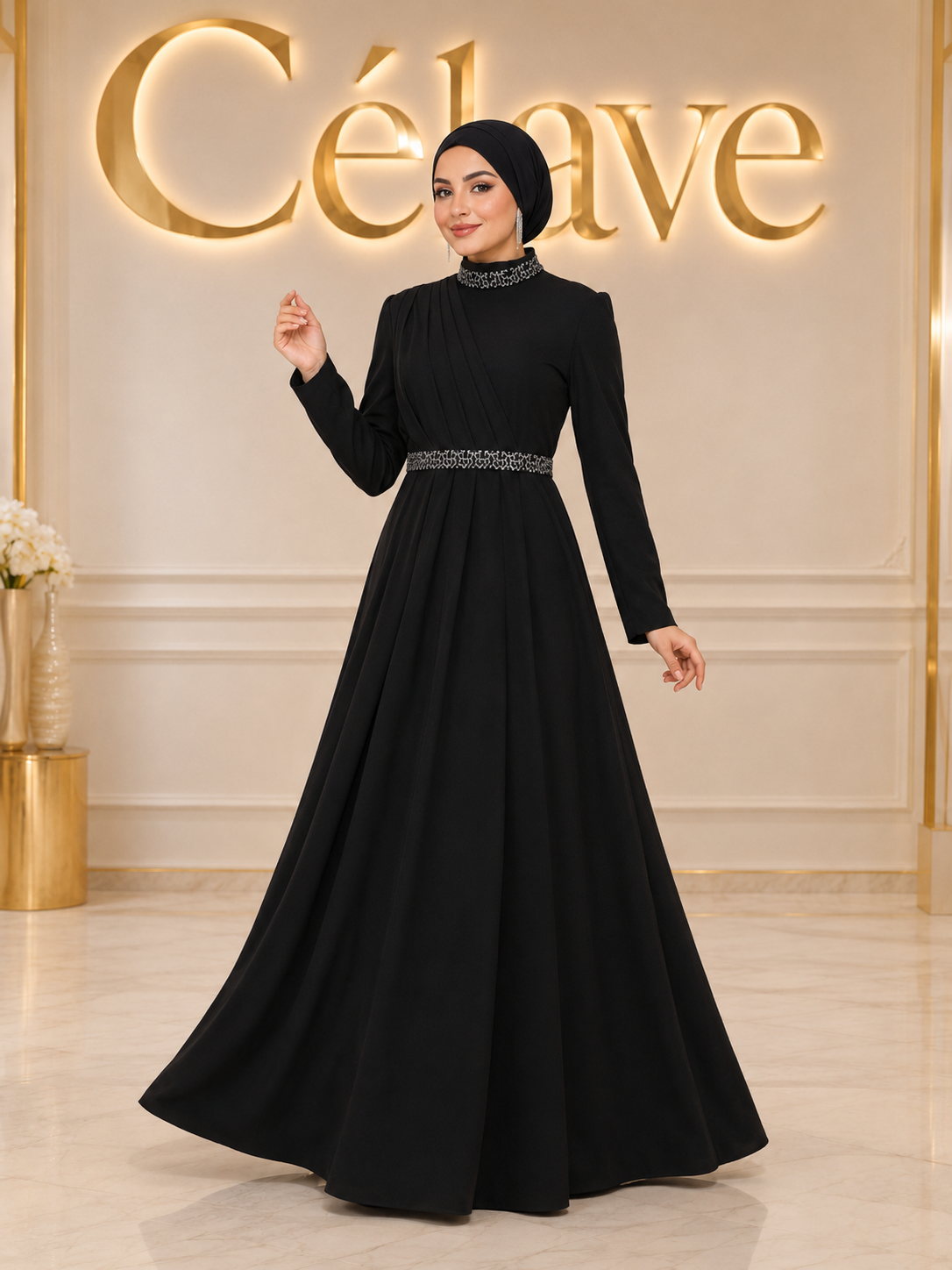 فستان رسمي أنيق طويل، بأكمام طويلة مطوية ضيقة على الجسم، تصميم مرصع بالراين على الياقة والحزام، بطول الأرض